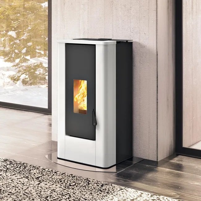 CASATELLI-Filippo-8-7.2-kW-03.jpg Poêle à granulés CASATELLI Filippo 8 - 7.2 kW – Image 1