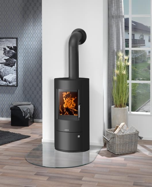 media-57.jpg Poêle à bois JUSTUS Austin noir 5 kW – Image 1